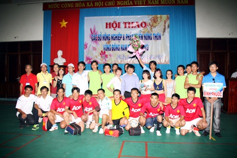 Ông Nguyễn Văn Tới, Giám đốc Sở Nông nghiệp & PTNT Bình Phước đã đến dự, khích lệ, cổ vũ, động viên tinh thần thi đấu của cả đội