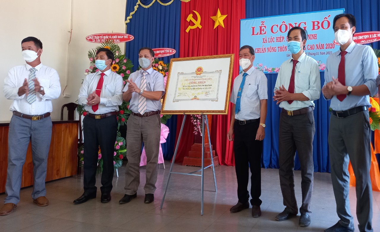 Vừa qua, UBND xã Lộc Hiệp, huyện Lộc Ninh đã tổ chức lễ công bố công nhận xã đạt chuẩn nông thôn mới nâng cao năm 2020.