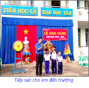 TRAO HỌC BỔNG CHO HỌC SINH NGHÈO VƯỢT KHÓ